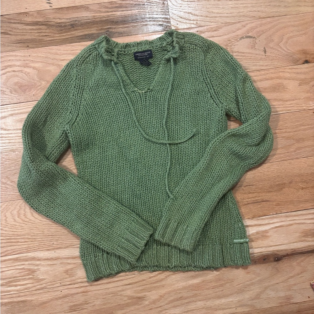 Vintage Y2K American Eagle Outfitters Olive V-Neck Sweater